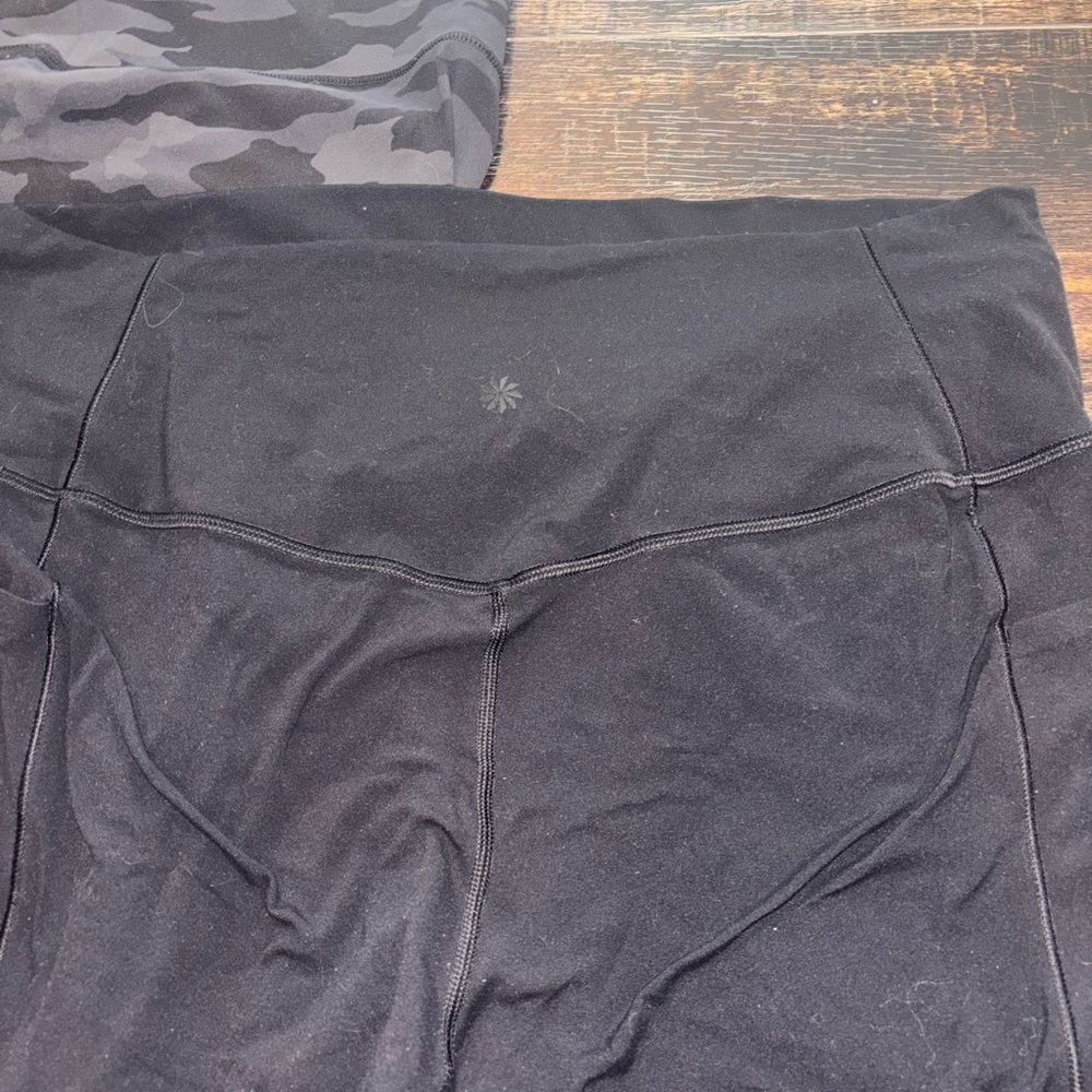 Athleta Black Salutation & Camo Elation 7/8 Set Leggings Size XL - Picture 3 of 14